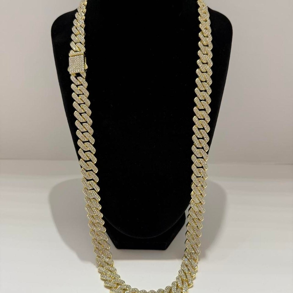 iced out cuban chain white on gold vvscz stainless steel 28-inch 14mm waterresis